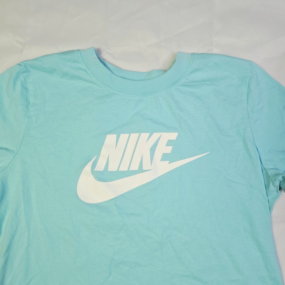 Nike Women's Tee T-Shirt Size M Light Blue Futura Logo Short Sleeve Q5 - Picture 9 of 14